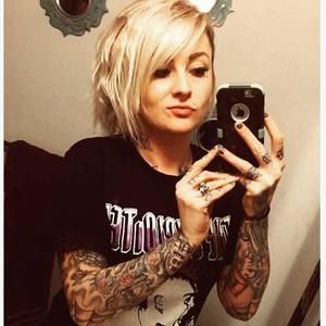 Meet your Posher, Crystal